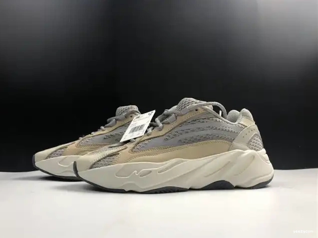 V2 Yeezy Boost Adidas GY7924 700 Cream Cream 0624